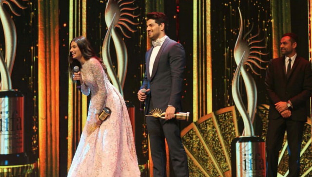 Athiya and Sooraj celebrate winning for Best Debut Couple